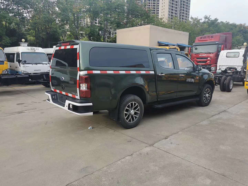五十铃四驱皮卡殡仪车