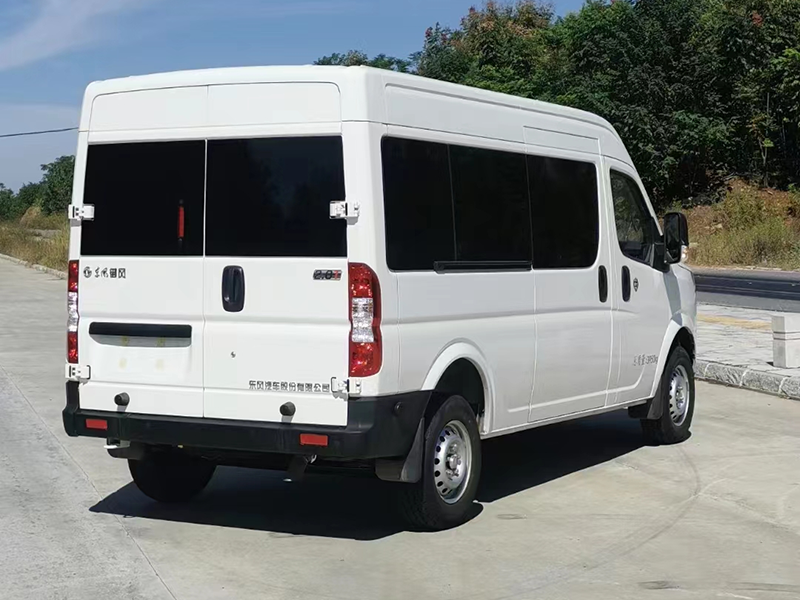 东风御风中轴殡仪车